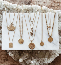 Load image into Gallery viewer, Uffizi Pendant Necklace
